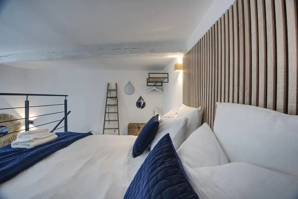 Suite & Jacuzzi - Intramuros Palais Des Papes Avignon 0*,
