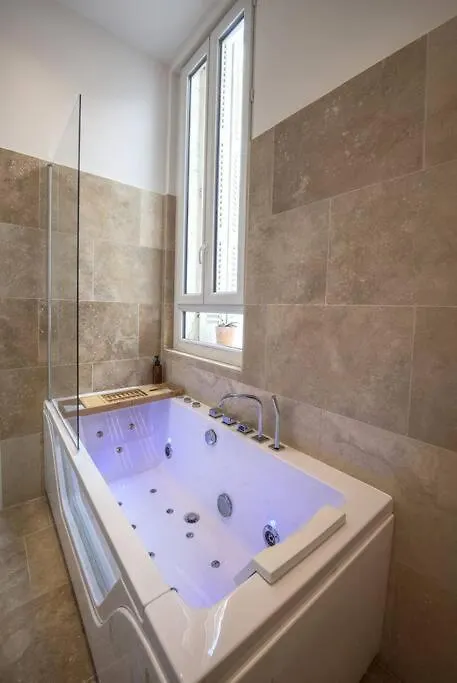 Apartment Suite & Jacuzzi - Intramuros Palais Des Papes Avignon France